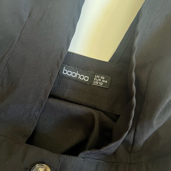 NWOT Boohoo Women’s Overall Style Black Skirt SZ 12 🖤 - Picture 9 of 10